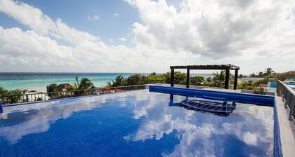 Luxury Villa Steps to Beach, 5th Ave & Concierge Avail! Beach access 70 meters!