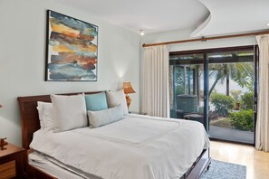 5 sovrum, värdeförvaringsskåp på rummet och skrivbord