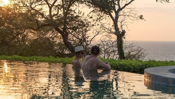 AuĂenpool, Infinity-Pool