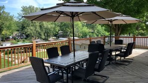 Outdoor dining - Luxury Rustic Estate on Lake Freeman (Monticello)