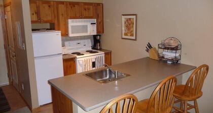 2 Bedroom Ski In/Ski Out Overlooking Silver Queen Chair