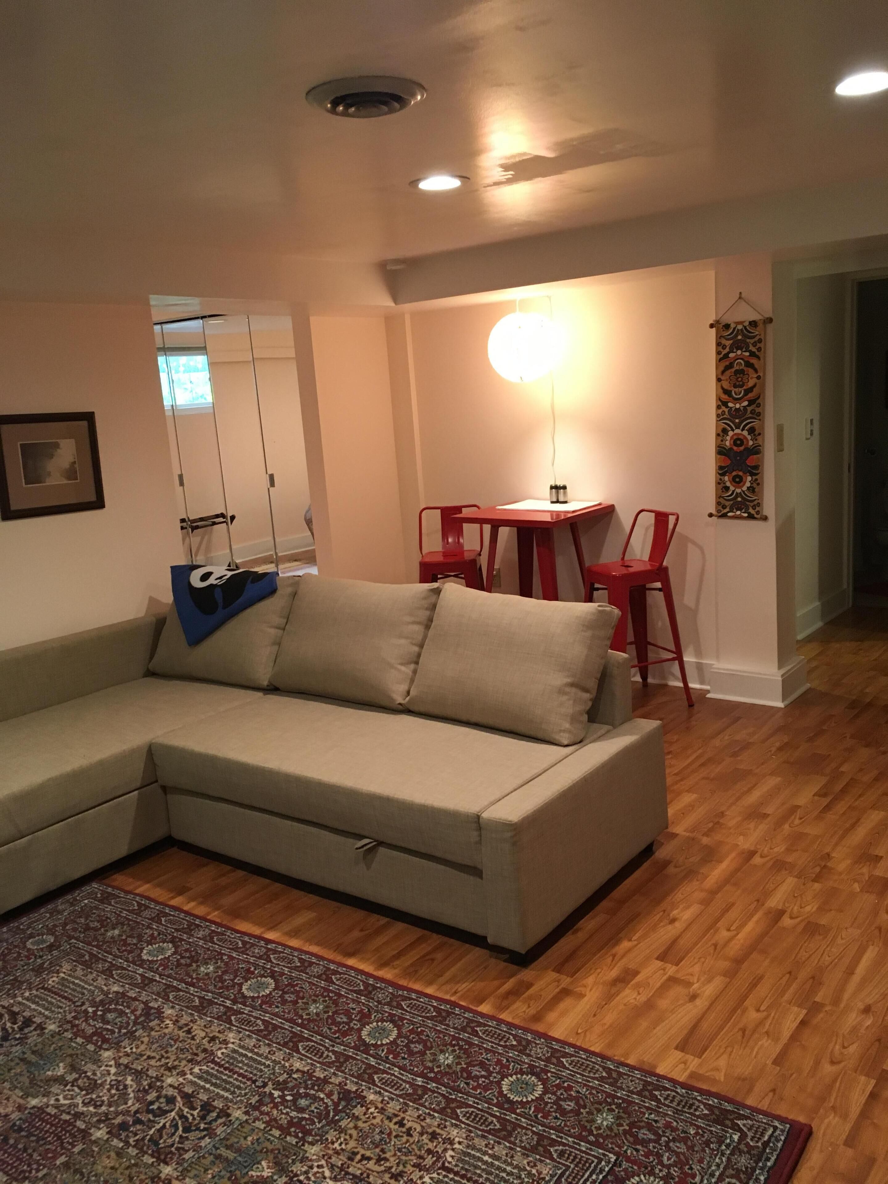 Spacious Apartment in Trendy Ballard Tudor