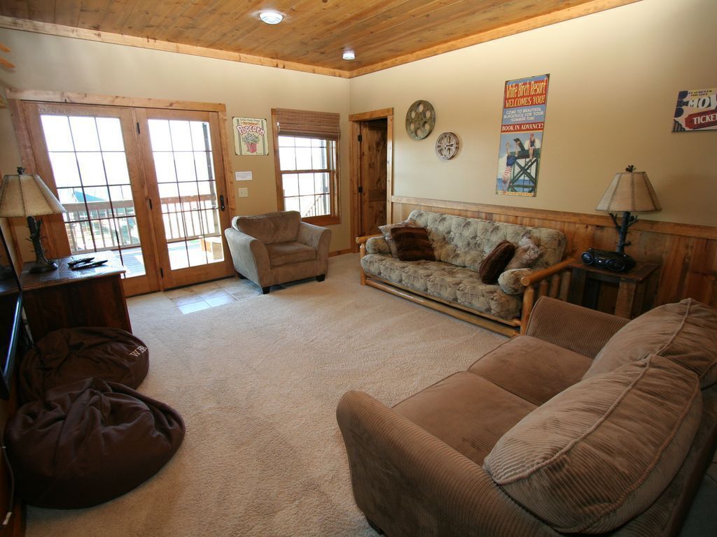 Private Hot Tub/Lake Front/Resort Amenities FREE/Pool/Pontoon Rental