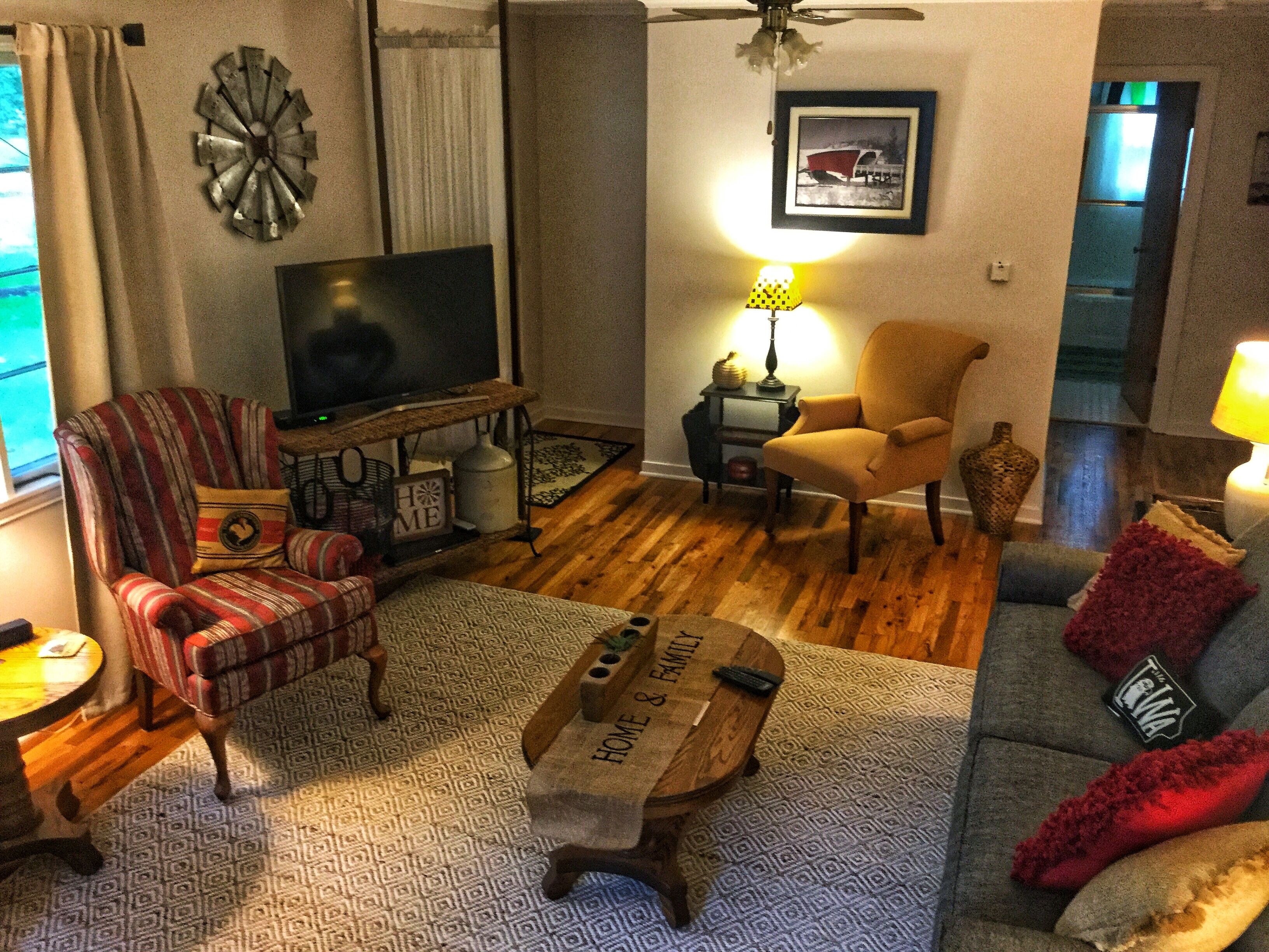 Comfortable family-friendly 3 bedroom house in south central Iowa