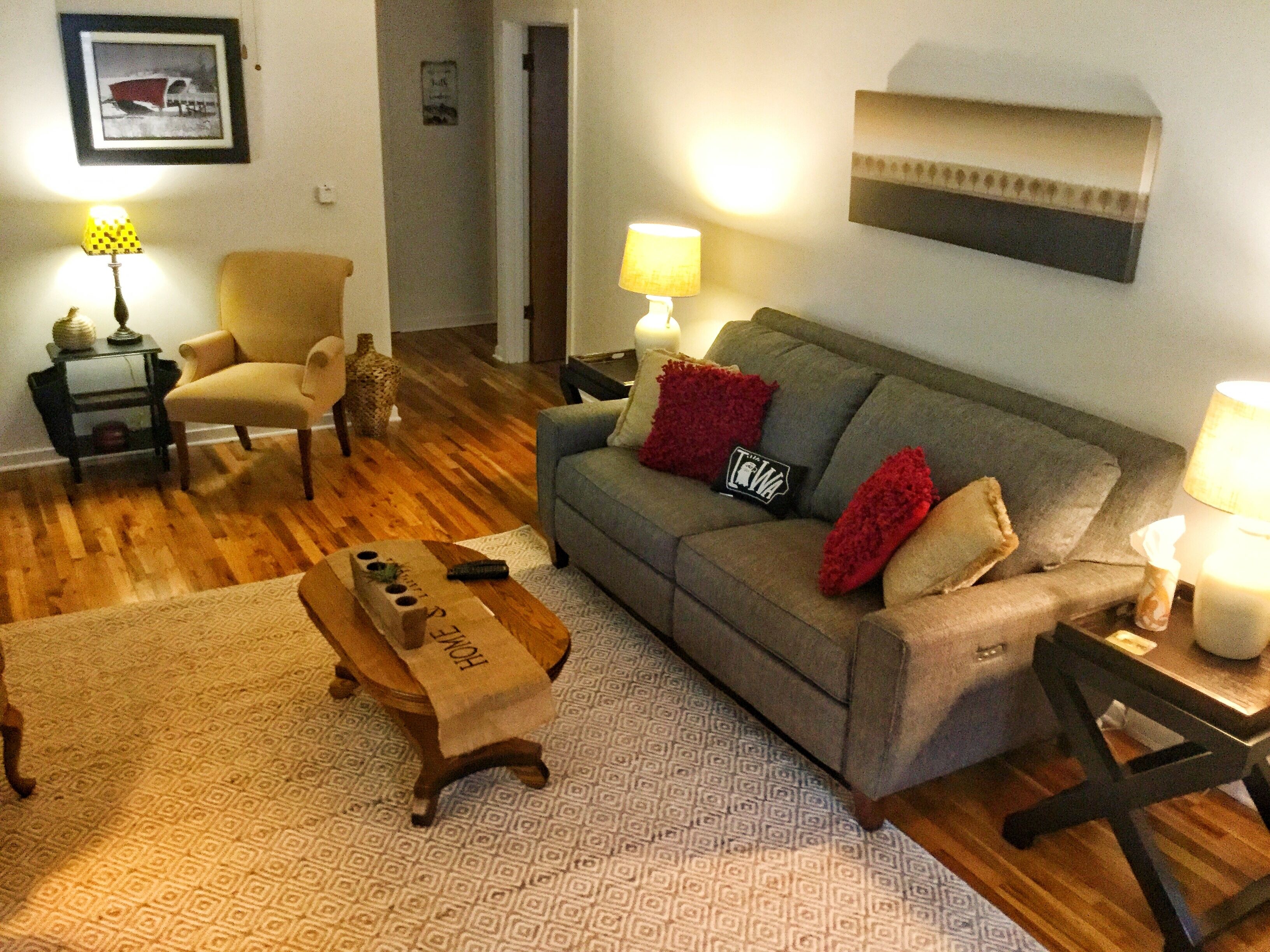 Comfortable family-friendly 3 bedroom house in south central Iowa