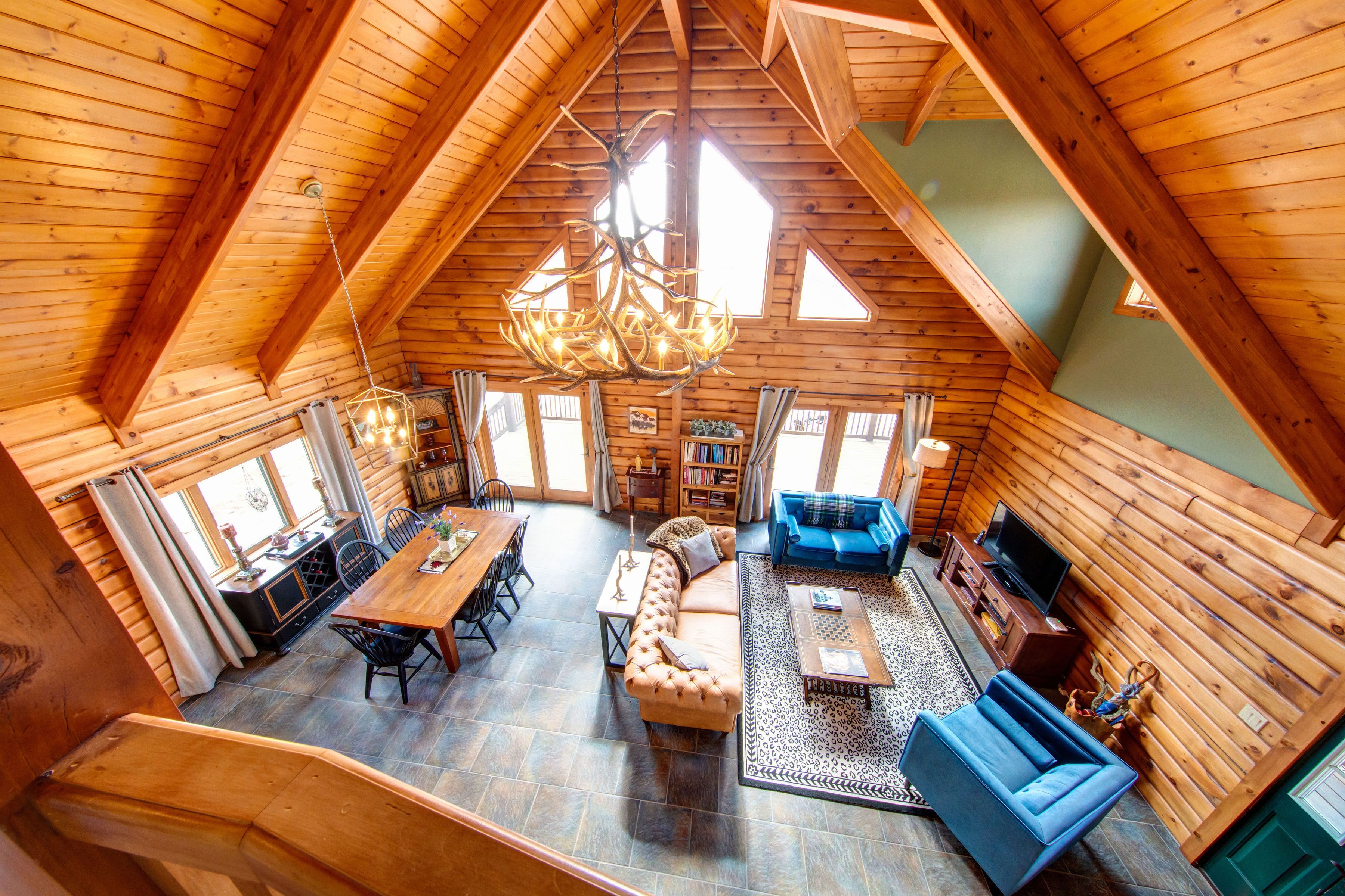 Luxury Log With Spectacular Views, Fire Pit, Clawfoot Tub In The Master