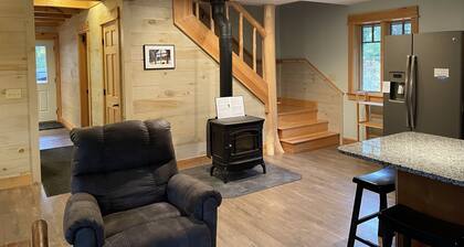 Pet-Friendly Home in a Quiet Neighborhood Near Sugarloaf Mountain