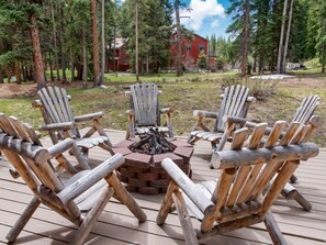 Property grounds - Private Modern Mountain Cabin - 2 Acres in Blue River - Minutes to Breck Gondola (Blue River)