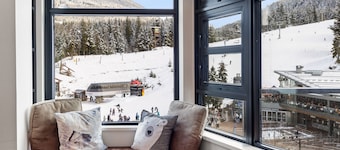 Epic Size. Epic Views. Epic Stay.
Largest Mountain Condo in the Carleton Lodge.