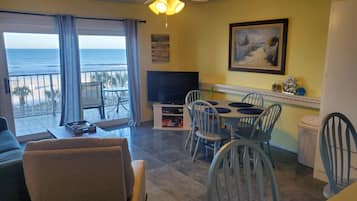 Fernseher, DVD-Player, Stereoanlage