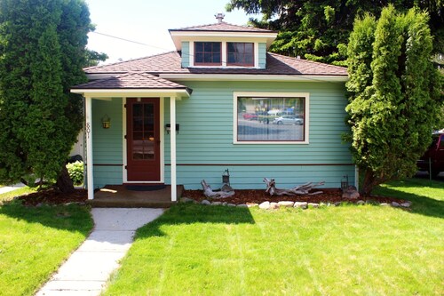 The Perfect University Vacation Home Dog Friendly