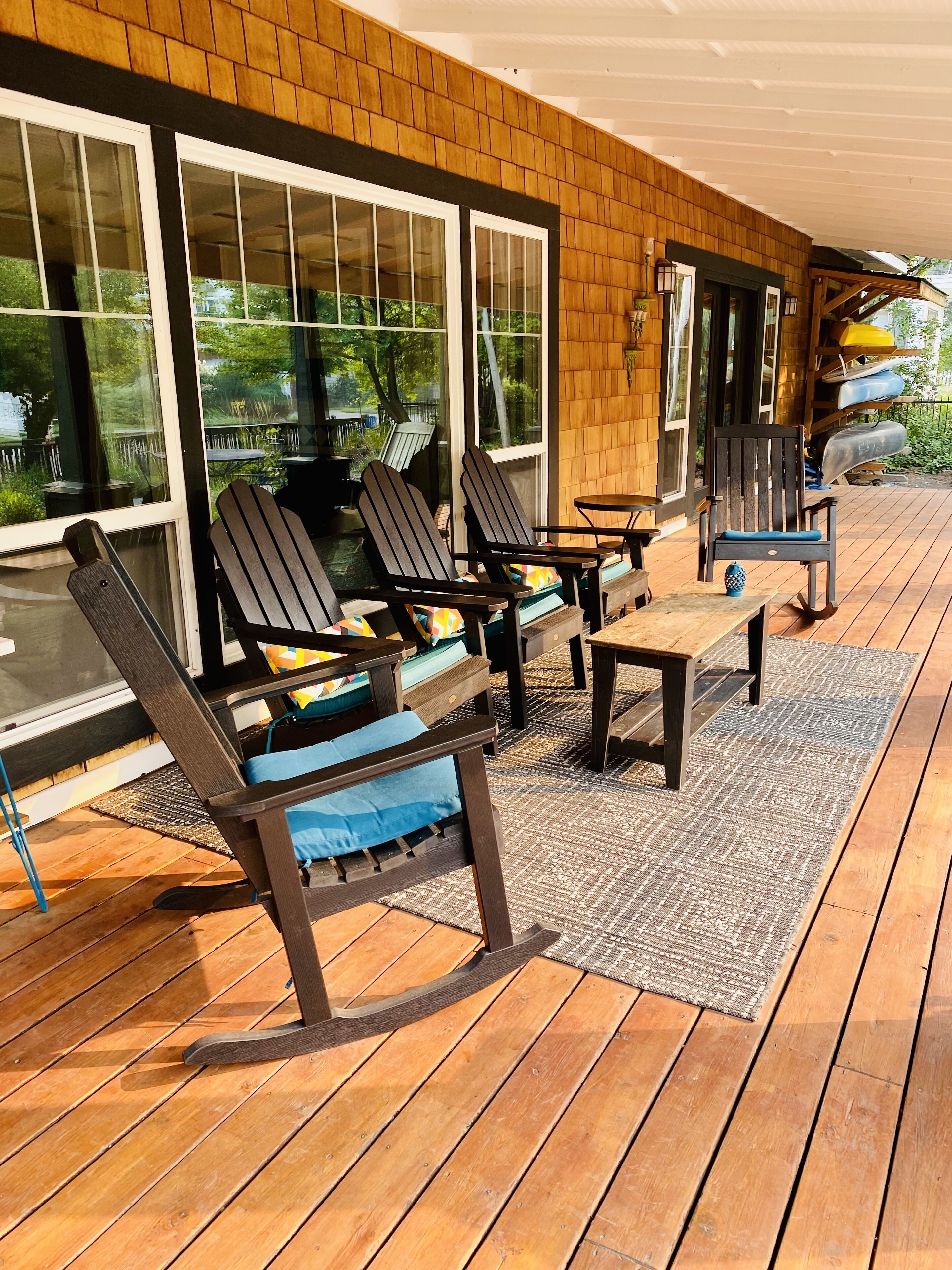 Charming Bungalow, Location, Location, Location!