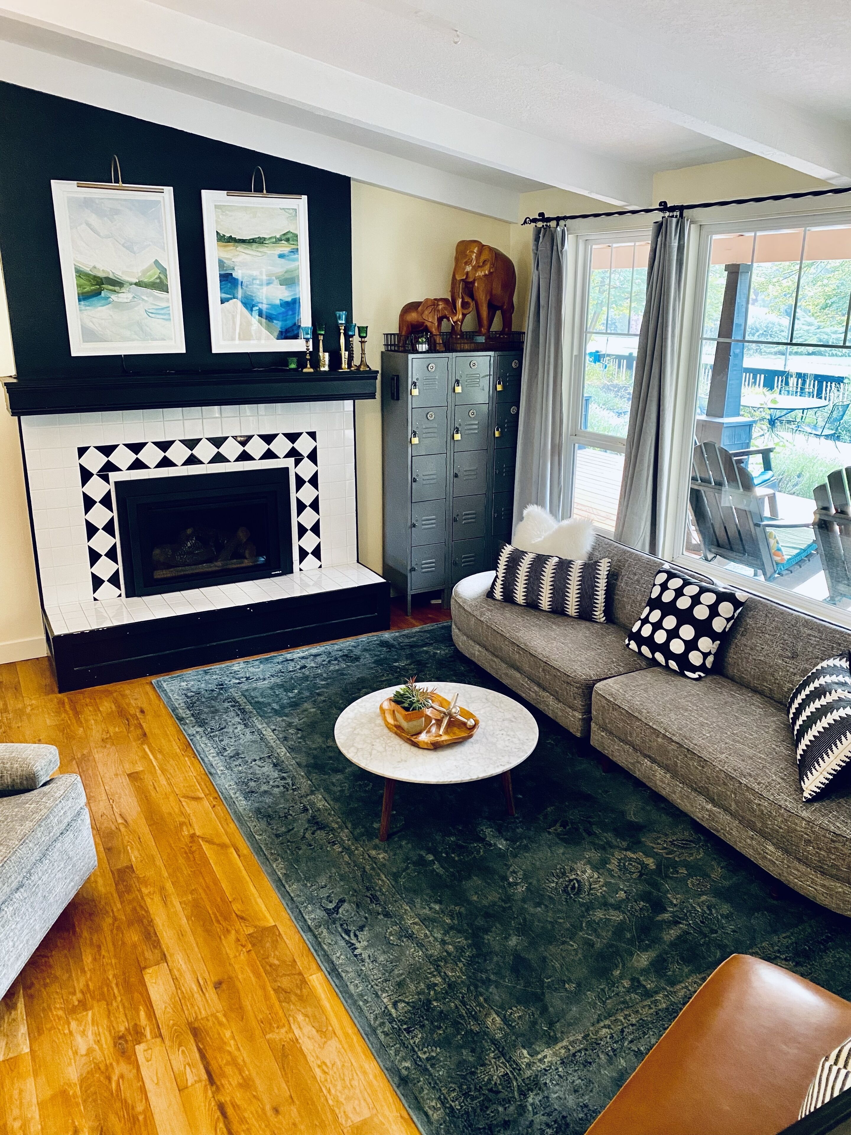 Charming Bungalow, Location, Location, Location!