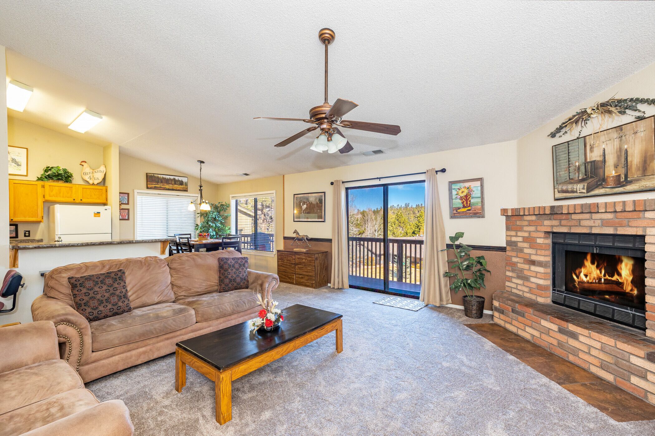 Walnut Hills Condo, 2 bedrooms, 2 full bathrooms