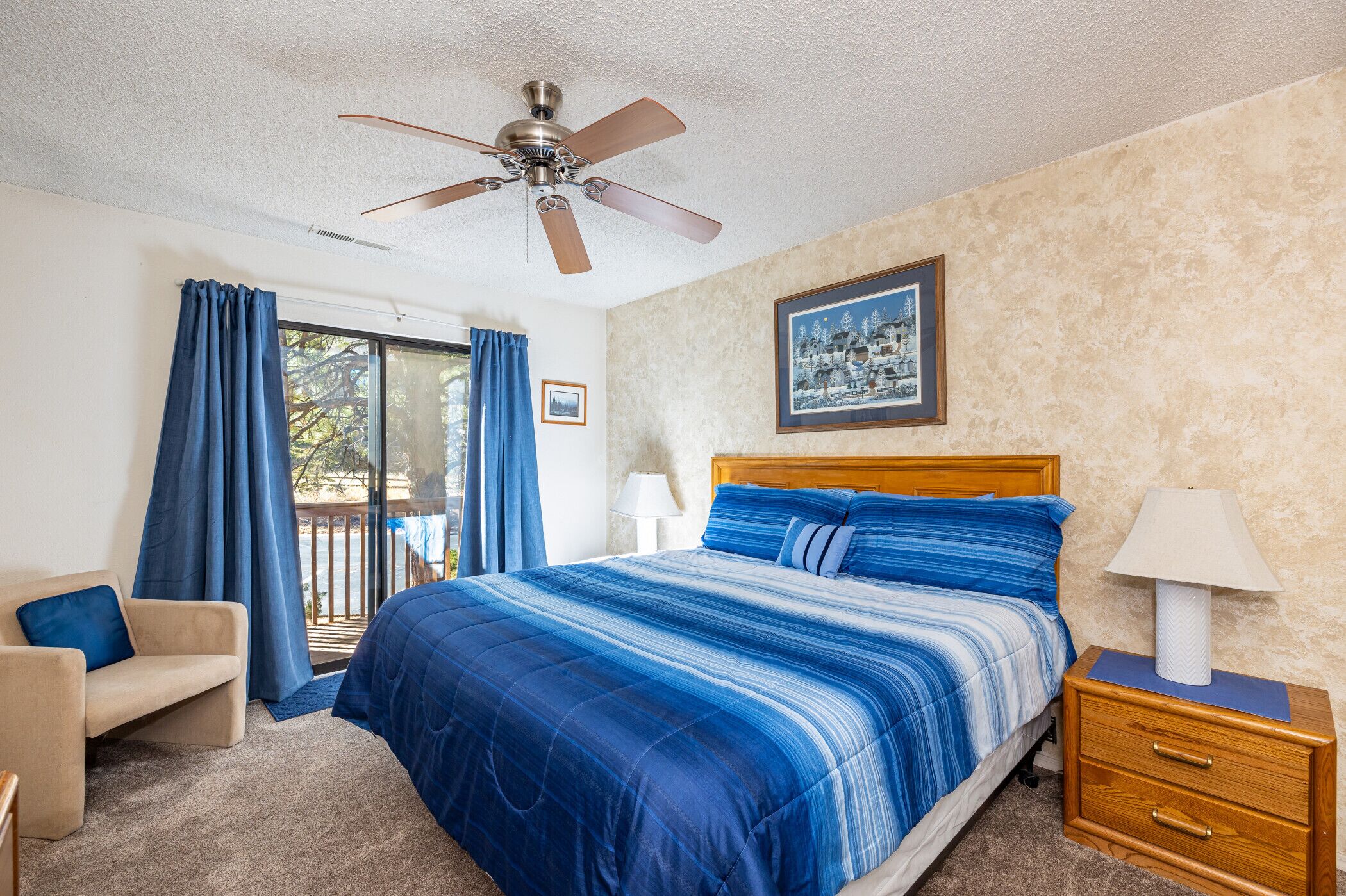 Walnut Hills Condo, 2 bedrooms, 2 full bathrooms