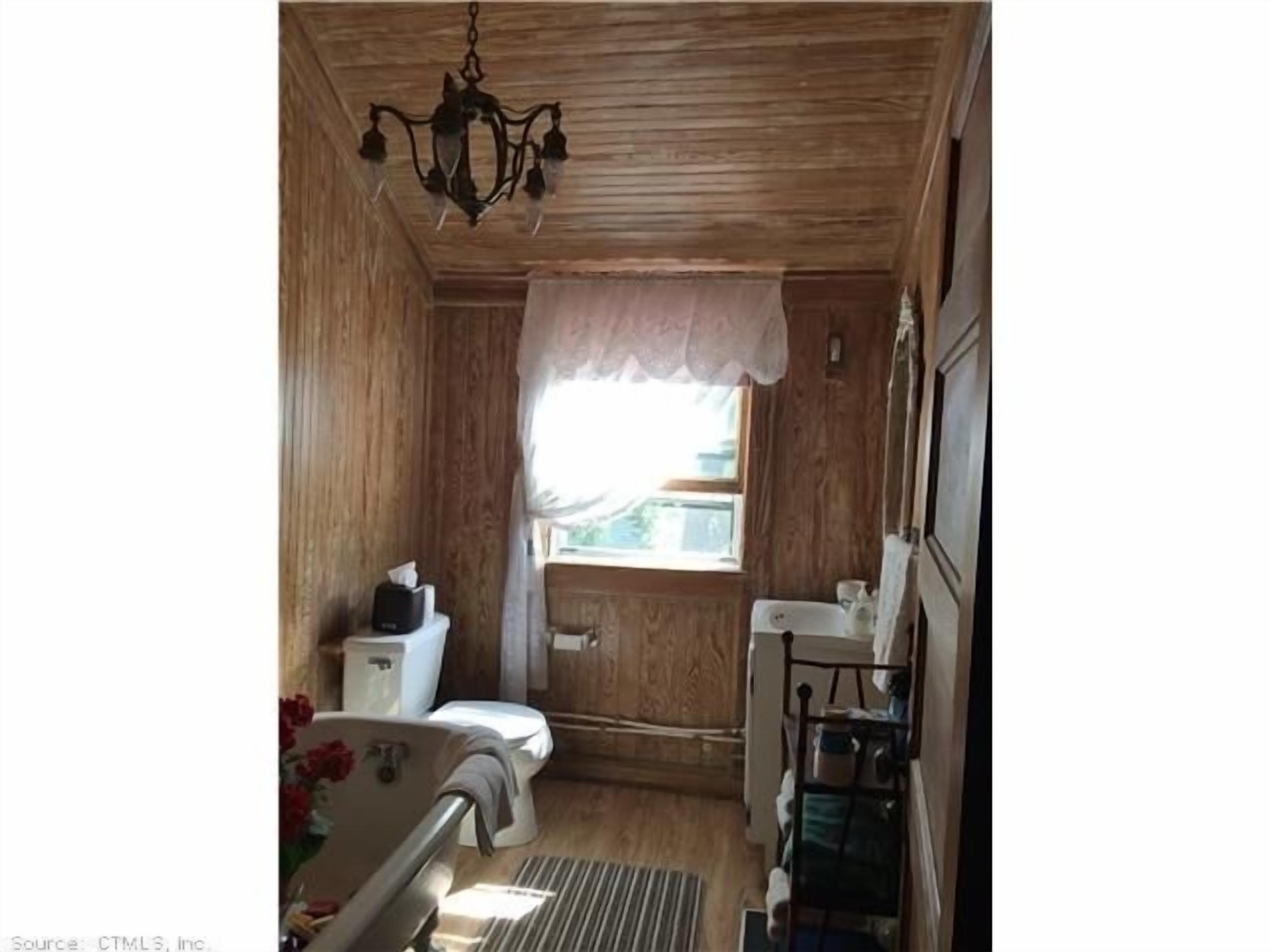 5BR  Charming Beach House with PRIVATE beaches in beautiful Neptune Park!