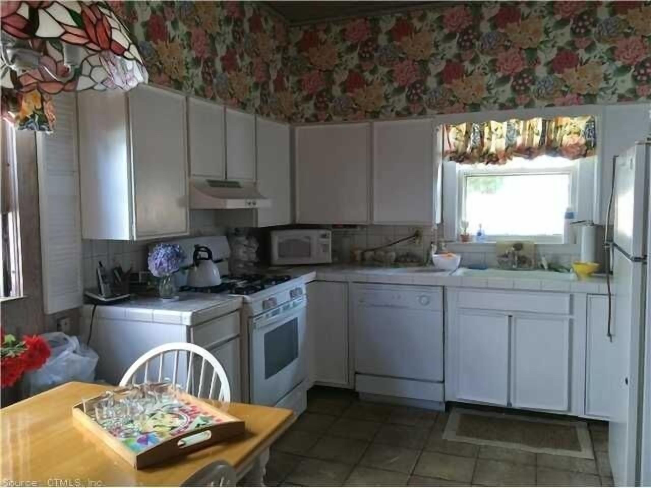 5BR  Charming Beach House with PRIVATE beaches in beautiful Neptune Park!