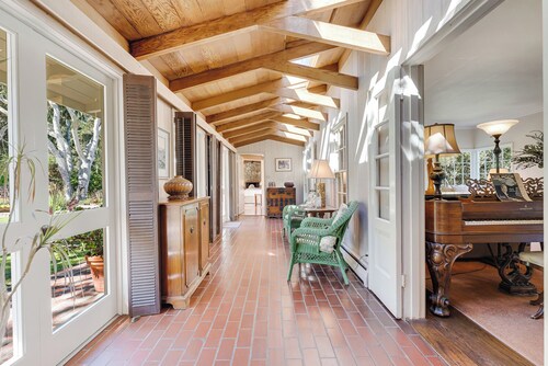 Stunning 5 Acre Carmel Retreat, 2 Hot Tubs, Amazing Location! Open for Car Week