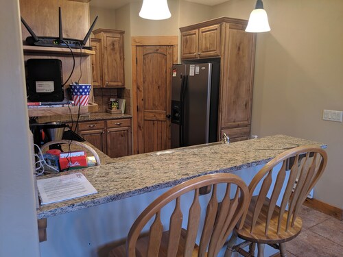3 bed/2 bath condo, Grand Targhee/Jackson Hole skiing, Yellowstone home base