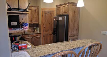 3 bed/2 bath condo, Grand Targhee/Jackson Hole skiing, Yellowstone home base
