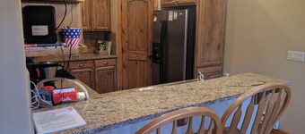 Condo 3 chambres / 2 salles de bain, chasse, ski, pĂȘche et base d'accueil du parc de Yellowstone