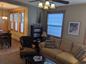 Een smart-tv, videogames, een dvd-speler en boeken