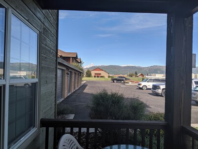 3 bed/2 bath condo, Grand Targhee/Jackson Hole skiing, Yellowstone home base