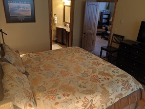 3 bedrooms, iron/ironing board, free WiFi, bed sheets - 3 bed/2 bath condo, Grand Targhee/Jackson Hole skiing, Yellowstone home base (Driggs)