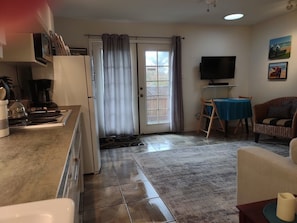 Fridge, microwave, stovetop, dishwasher - DOG-FRIENDLY, COZY—PERFECT 4 COUPLES—BOOK 3 NIGHTS—4th FREE! Close to EVERYTHING (Bodega Bay)