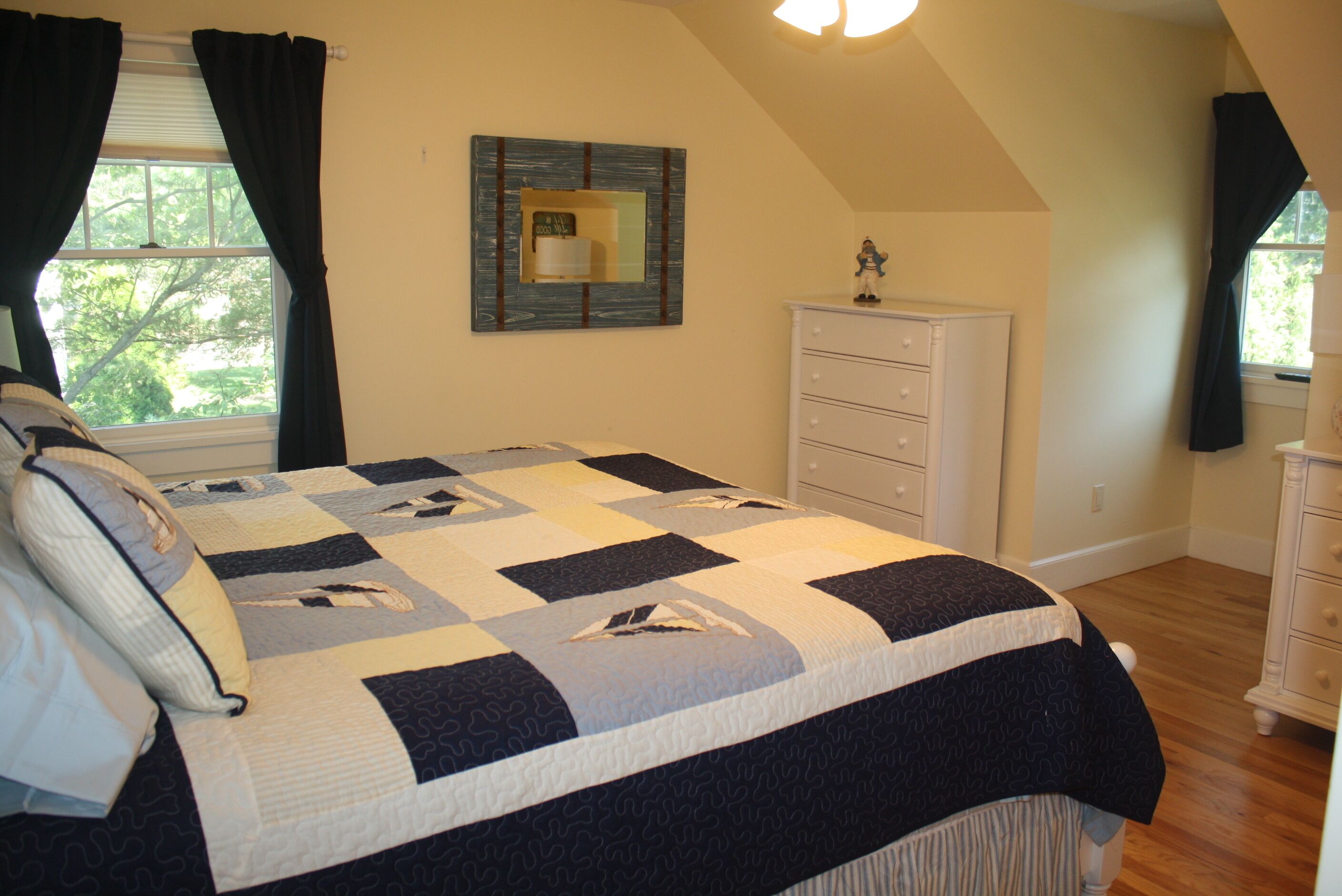 IMMACULATE, walk to beach, town, pools -5 STAR Reviews - year round availability