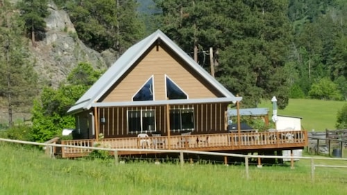 Get Away From It All At This Mountain Paradise