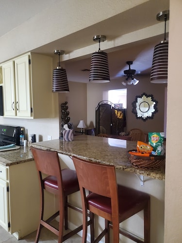 Pet-friendly, Family-friendly & Fun-Friendly Central-to-Everything Phoenix Home