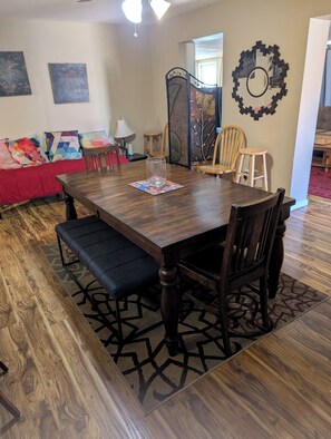 Dining - Pet-friendly, Family-friendly & Fun-Friendly Central-to-Everything Phoenix Home (Phoenix)
