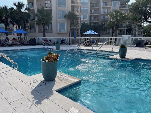 室內泳池、室外泳池