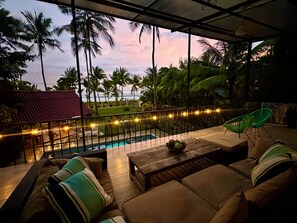 Terrace/patio - Beachfront Villa CocoSol • Private Pool • Peaceful Oceanfront Getaway (Esterillos Oeste)