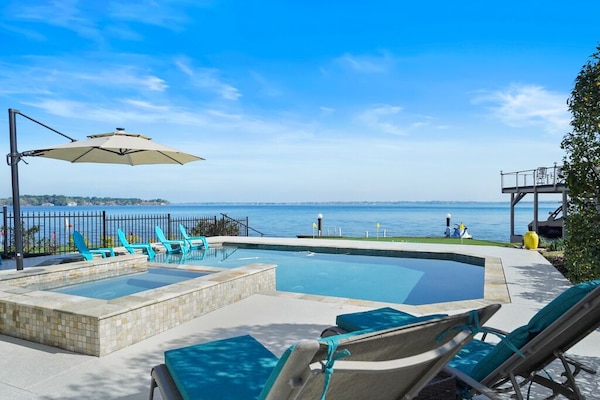 Poolside Paradise is an exceptional property with an amazing resort-style pool!!