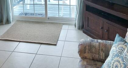 2 makuuhuoneen huoneisto 2 korttelin päässä rannalta