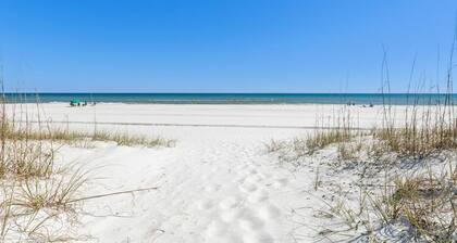 Sea Salt Cottage: Amazing home located on the Gulf of Mexico. Sleeps 13 comfortably!