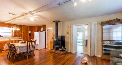 Sherwood Pines Inn - Tilava 2 makuuhuoneen Texoma nukkuu 6-8.