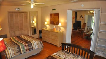 2 bedrooms, travel crib, bed sheets