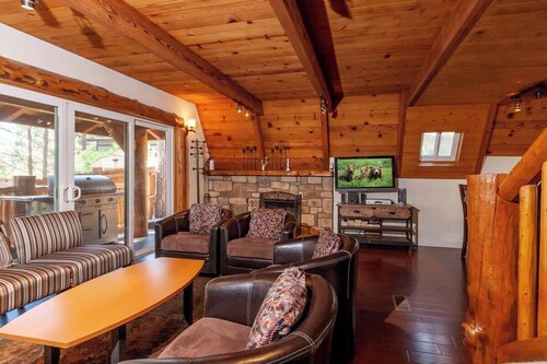 Kaunis! Lähellä järviä ja kylää. Romanttinen takka. BBQ.