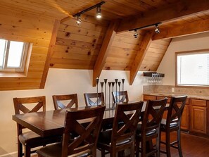 Dining for the whole group - Big Group Log Cabin · Near Slopes & Village · 4BR (Big Bear)