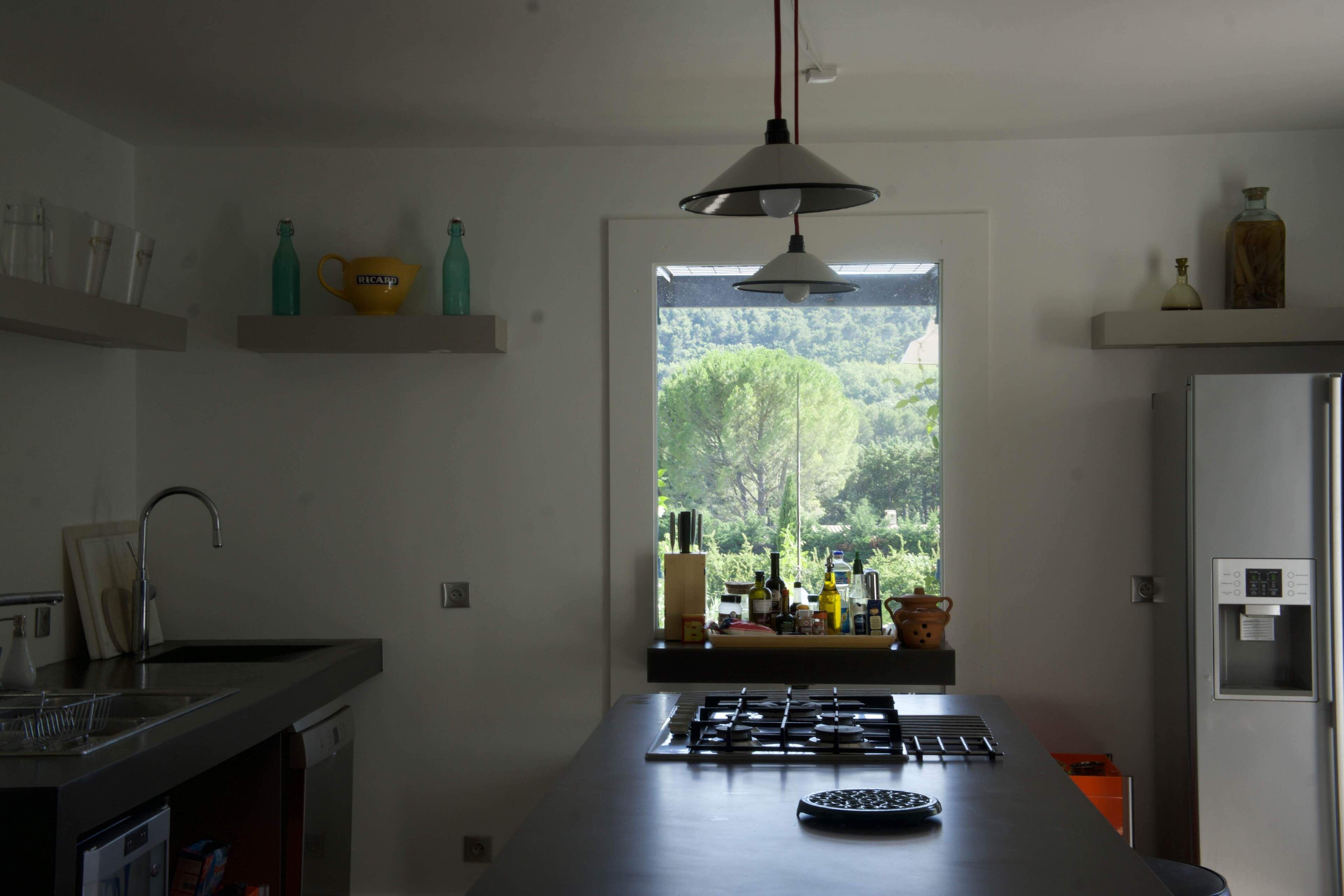 Microondas, horno, placa de cocina y lavavajillas