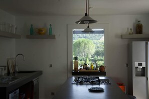 ميكروويف، فرن، موقد طهي مسطح، غسالة أطباق