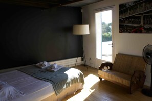 5 عدّة غرف نوم ومكواة/لوح كي وسرير سفر وواي فاي