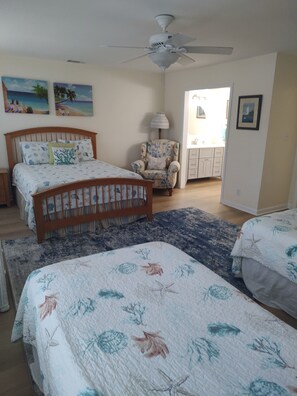 3 bedrooms, iron/ironing board, WiFi, bed sheets