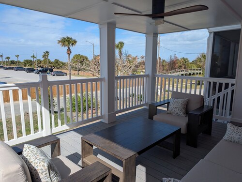 Completely Renovated Pink Sea House on North Beach, Tybee Island