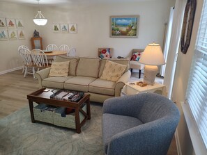 TV, DVD player, books, stereo