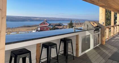 Seneca View Villa | Walk to Wineries & Breweries