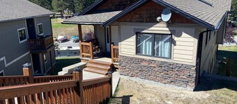 Luxury Walk Out House in Radium Hot Springs 5 Bedrooms